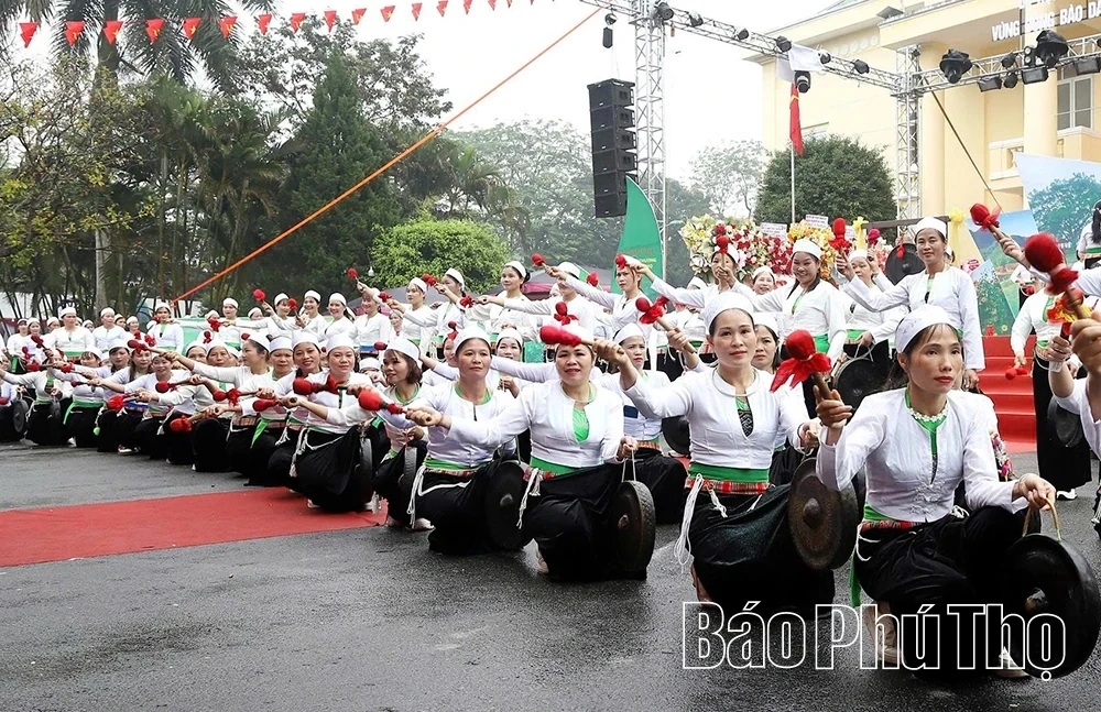 The Vibrant Colors of the Street Folk Culture Festival