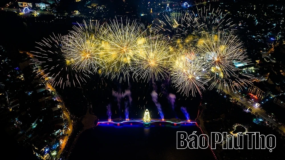 Brilliant “Sky Flowers” Resonate During the National Commemoration