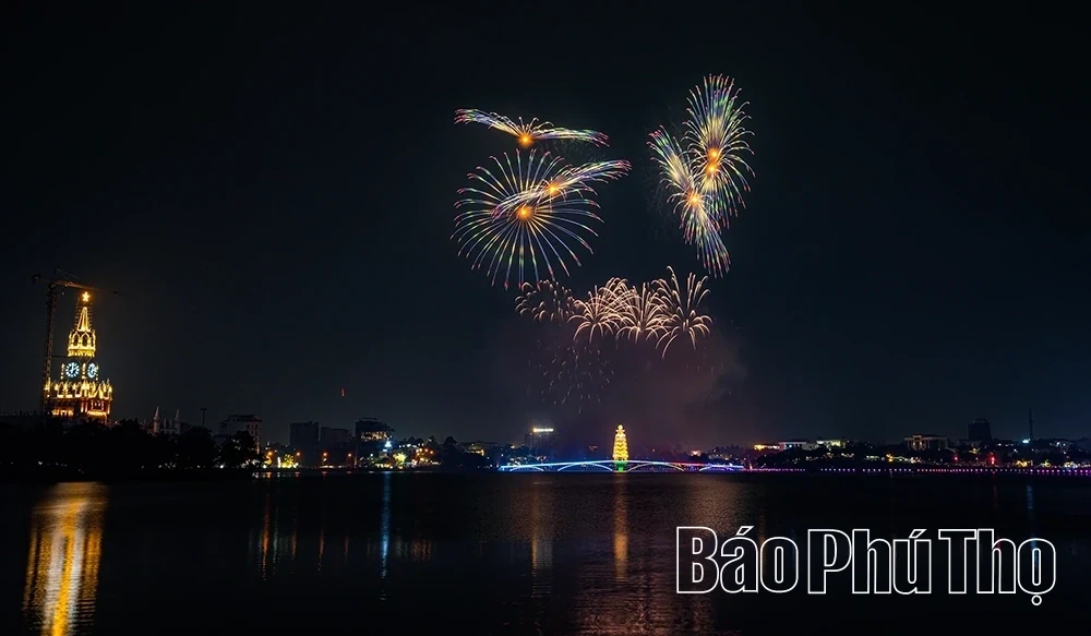 Brilliant “Sky Flowers” Resonate During the National Commemoration