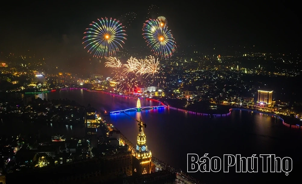 Brilliant “Sky Flowers” Resonate During the National Commemoration