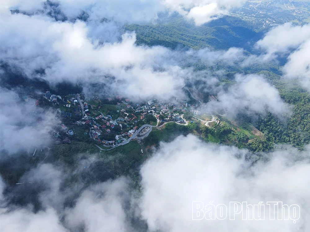 Phu Tho Welcomes Approximately 335,000 Tourists During April 30 - May 1 Holiday