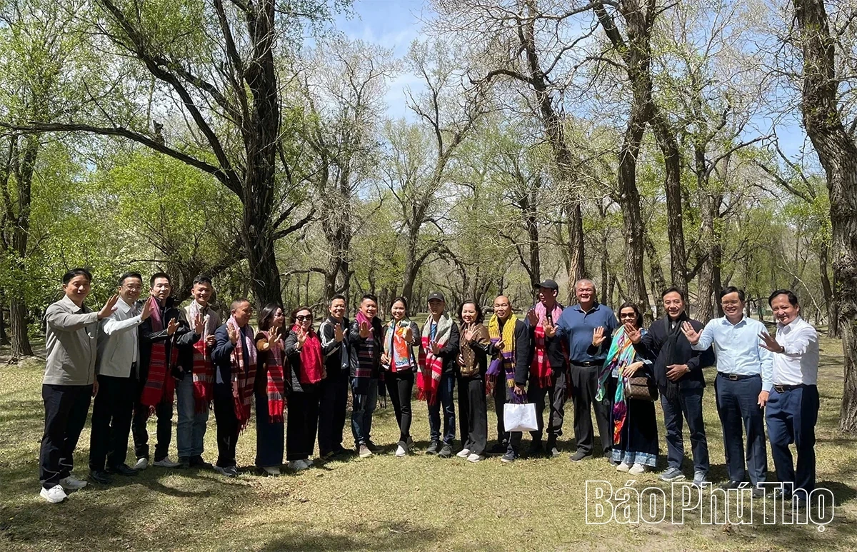 Phu Tho Province Delegation Works in Mongolia
