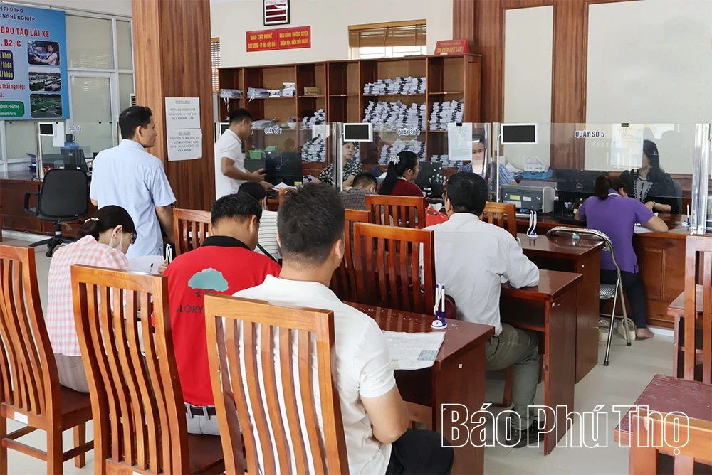 A Bridge Connecting Enterprises with Laborers