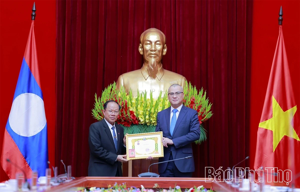 Strengthening the Special Friendship and Promoting Comprehensive Cooperation between Phu Tho and Luang Namtha
