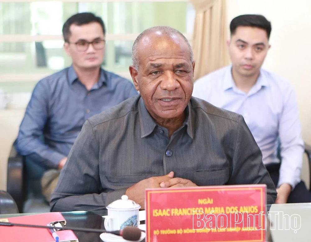 Delegation from the Ministry of Agriculture and Forestry of the Republic of Angola Visits and Works in Phu Tho Province