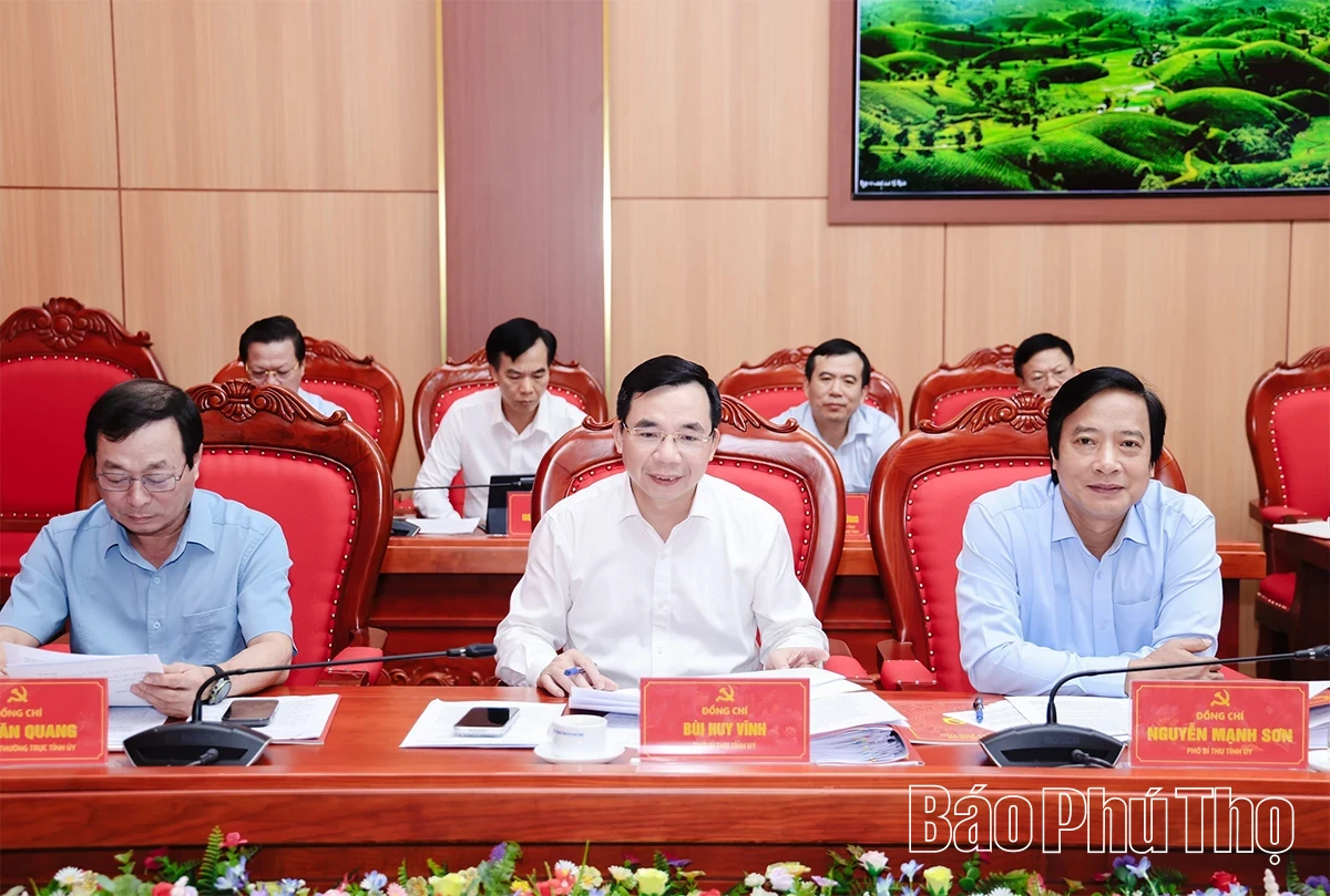 Provincial Party Standing Committee Reviews Key Socio-Economic Development Policies