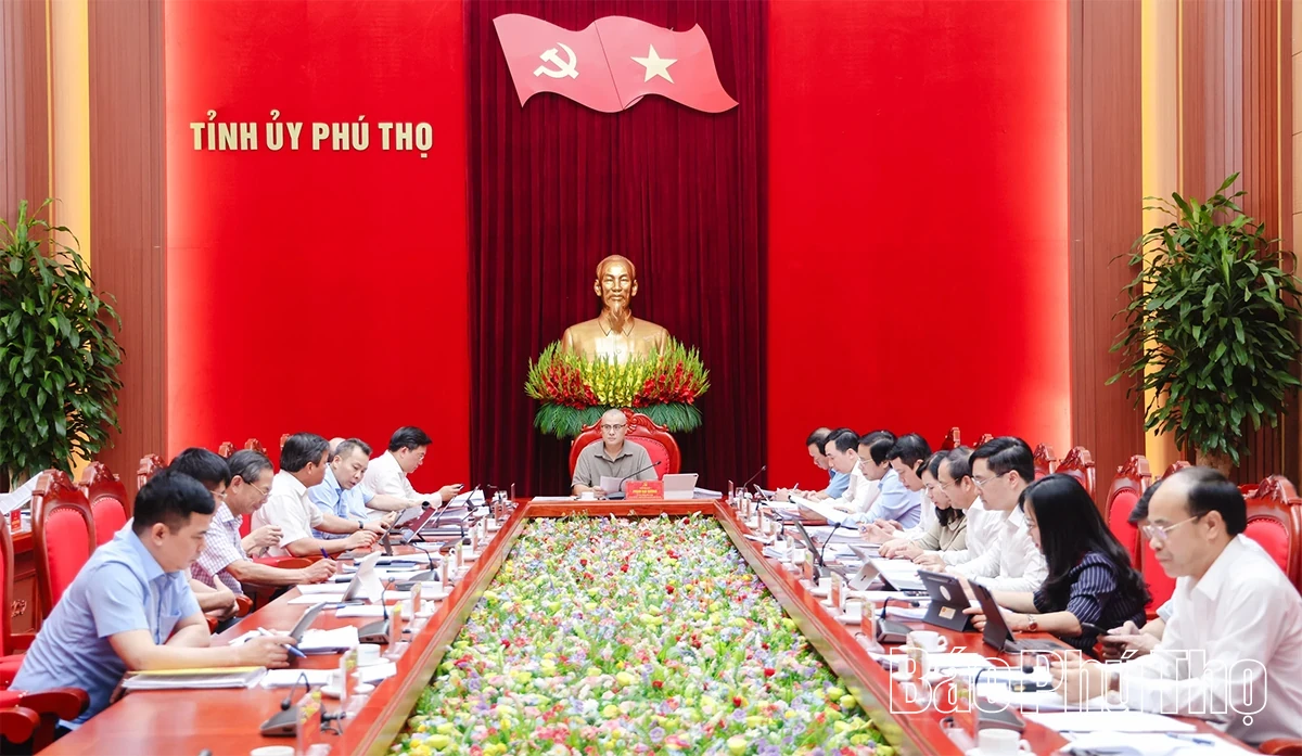 Provincial Party Standing Committee Reviews Key Socio-Economic Development Policies