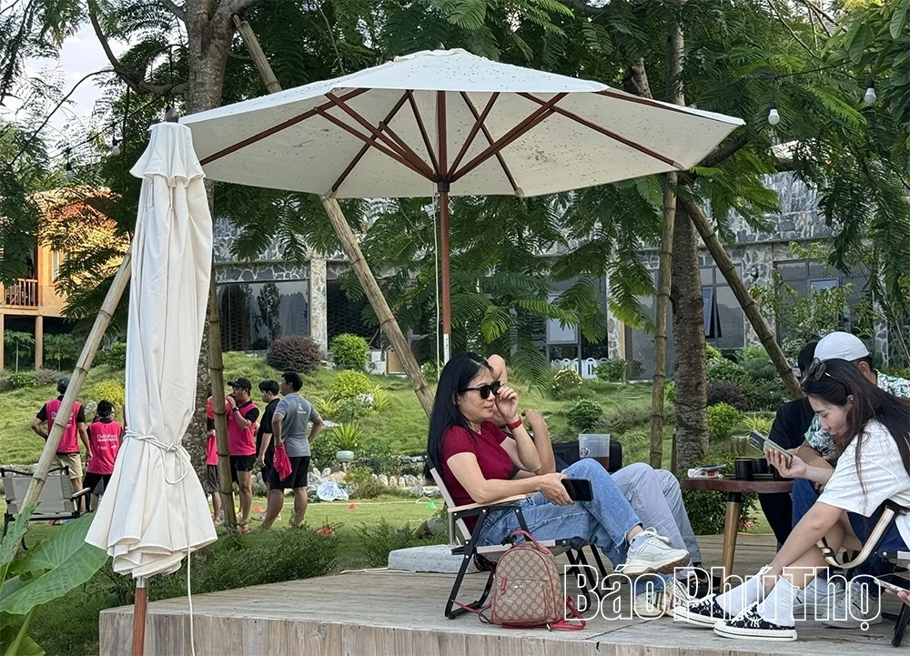 Da Bac Attracts Eco-Resort Tourism