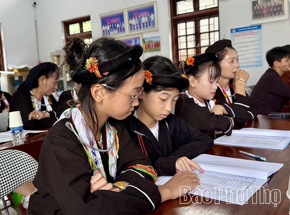 Preserving the Cultural Soul of the San Diu People Through Community Classes