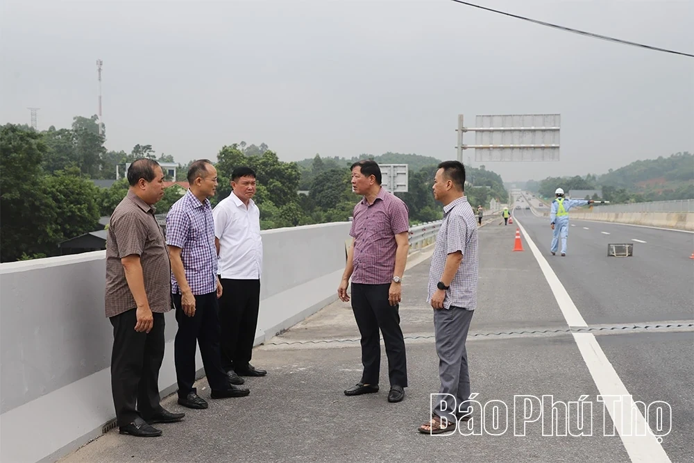 Ministry of Construction Inspects Acceptance Conditions for Project Connecting Noi Bai - Lao Cai and Tuyen Quang - Phu Tho Expressways Through the Province