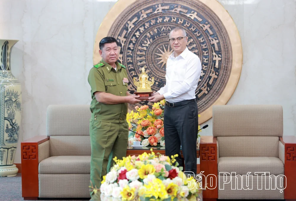 Strengthen Friendship and Cooperation Between Phu Tho and Luang Namtha