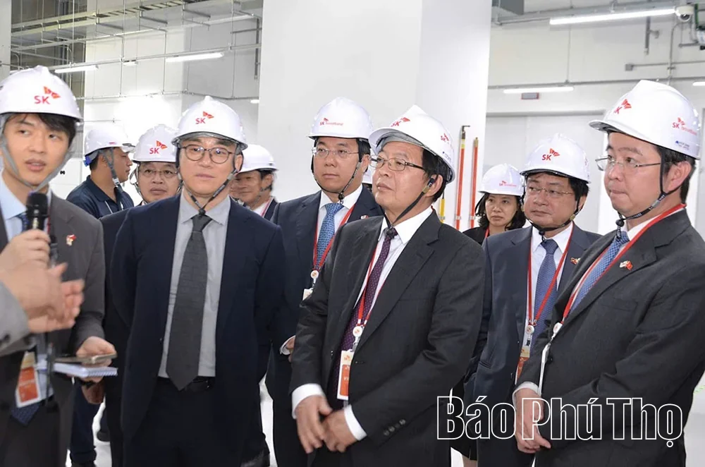 Requesting SK Group to Continue Expanding Investment Projects in Phu Tho