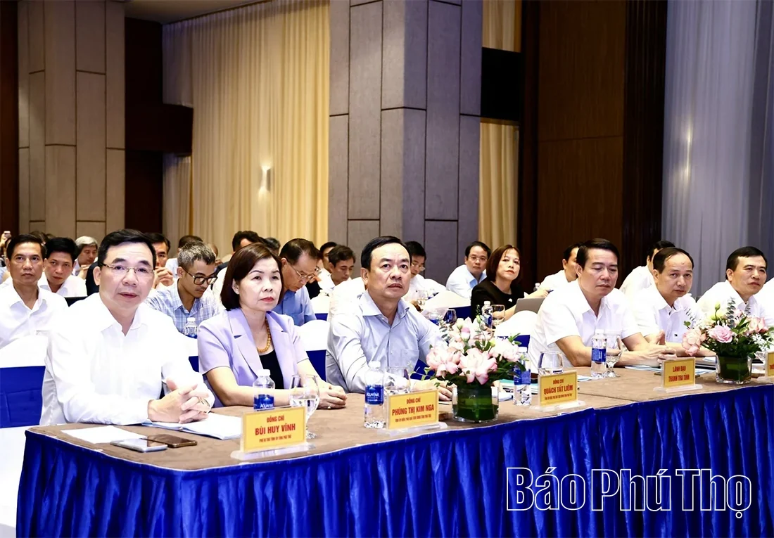 Dialogue, Resolving Difficulties, and Accompanying Enterprises Toward Development