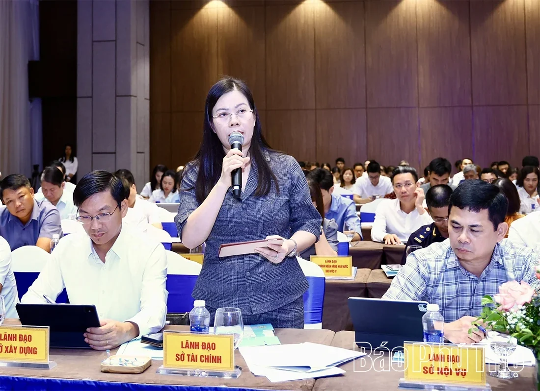 Dialogue, Resolving Difficulties, and Accompanying Enterprises Toward Development