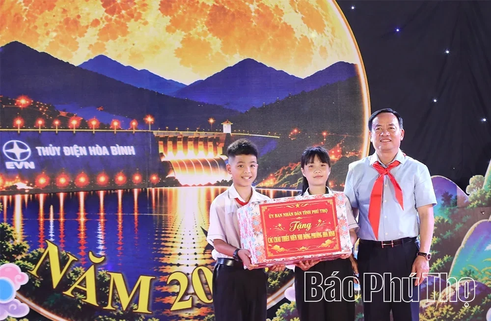 Exciting Full Moon Festival Night on the Da River