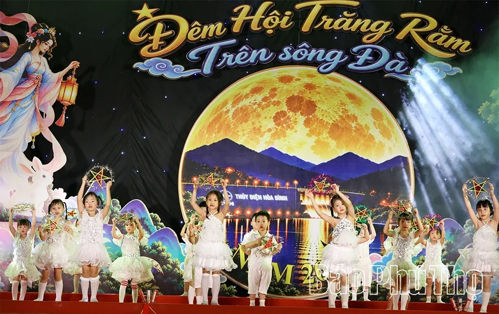 Exciting Full Moon Festival Night on the Da River