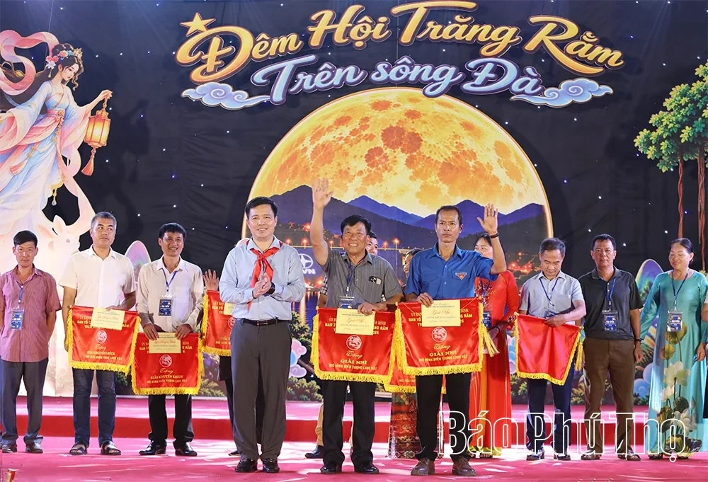 Exciting Full Moon Festival Night on the Da River
