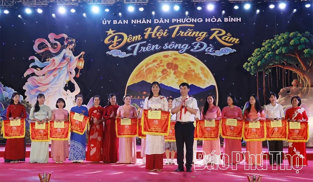 Exciting Full Moon Festival Night on the Da River