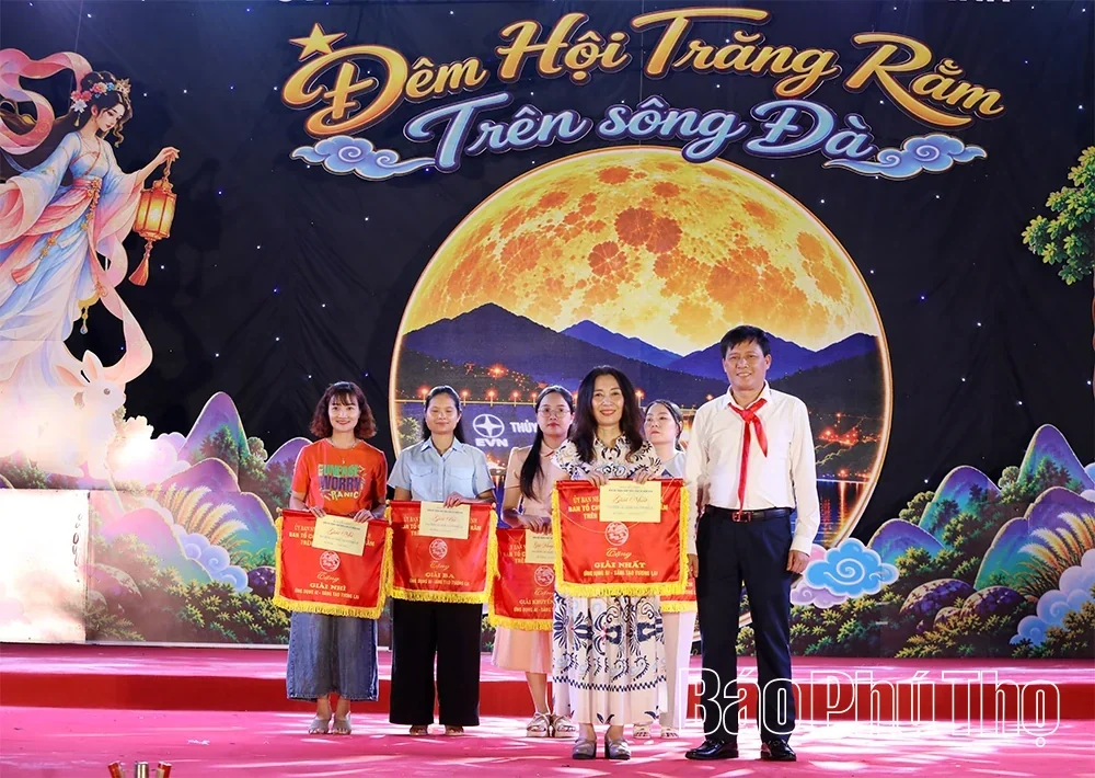 Exciting Full Moon Festival Night on the Da River