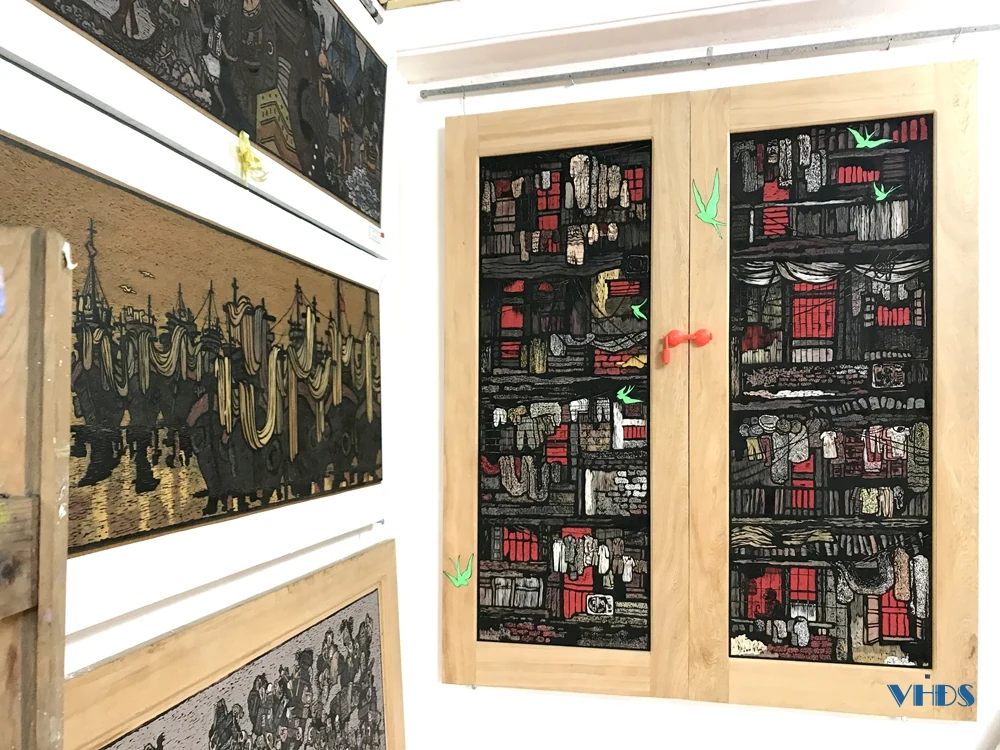 [E-Magazine] - Tranh khắc gỗ của họa sĩ Lê Hải Anh: Từ dân gian đến hiện đại