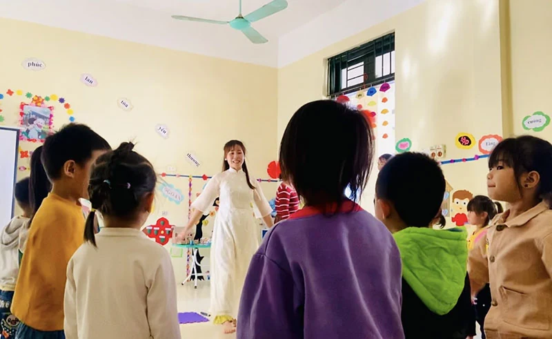 Theo chồng “gieo chữ” nơi vùng cao