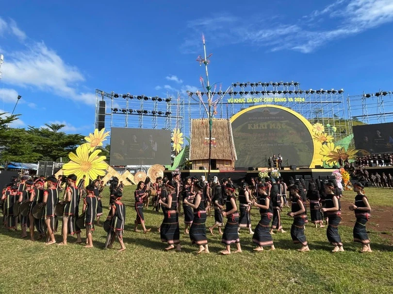 Khai mạc Tuần lễ Hoa dã quỳ - núi lửa Chư Đang Ya 2024