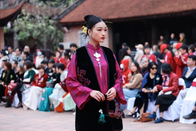 Cảm hứng nghệ thuật đương đại từ “bách khoa toàn thư” bằng đồng của Việt Nam