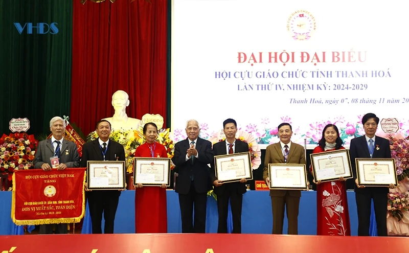 Đóng góp tích cực cho sự nghiệp giáo dục và đào tạo