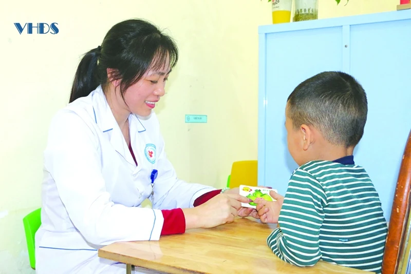 Thắp lên ánh sáng cuộc đời cho trẻ tự kỷ: Những người mẹ đặc biệt