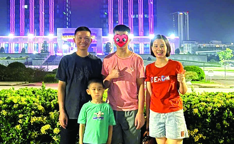 Thắp lên ánh sáng cuộc đời cho trẻ tự kỷ: Những người mẹ đặc biệt