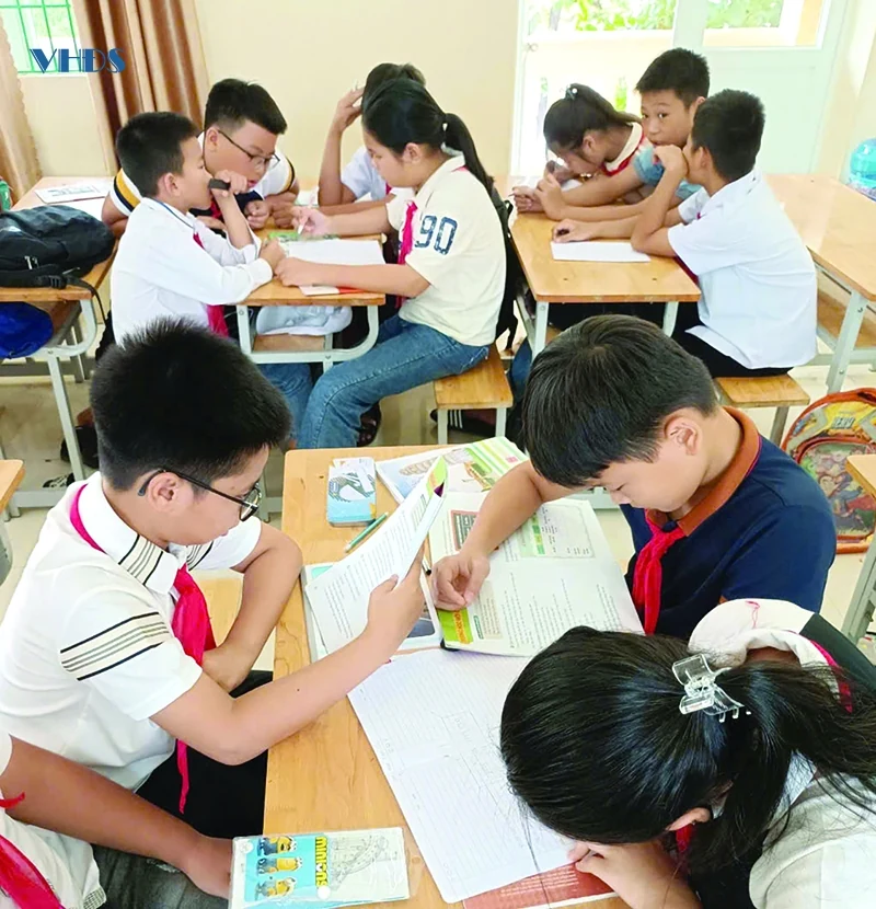 “Thoát ly” khỏi sách giáo khoa là điều nên làm