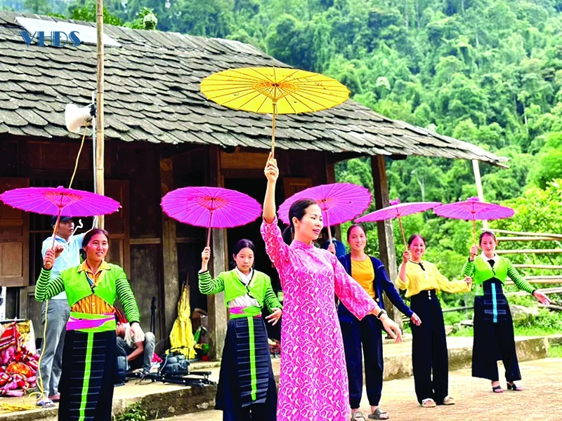 Nghệ sĩ Ưu tú Hoàng Thanh Hải và chuyện giữ gìn nghệ thuật truyền thống xứ Thanh