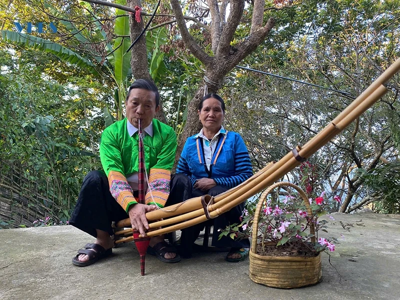 Vang tiếng khèn Mông