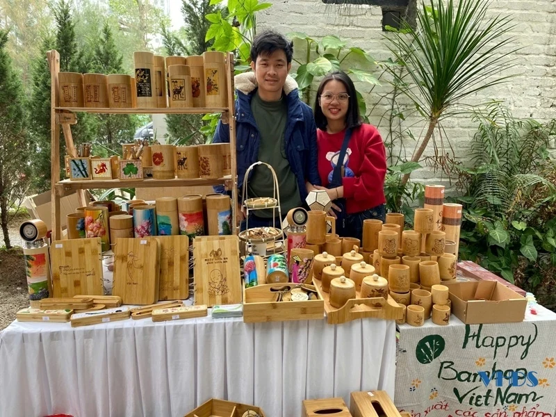 Bỏ phố về quê làm bạn với tre, trúc 