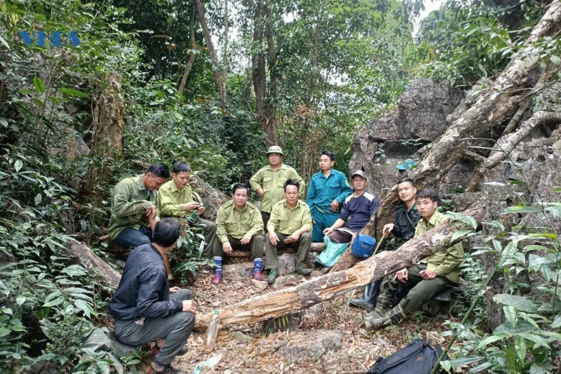 Tiếp sức cho người giữ rừng