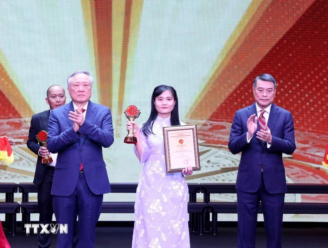 Phát động Giải báo chí Búa liềm vàng lần thứ X-năm 2025