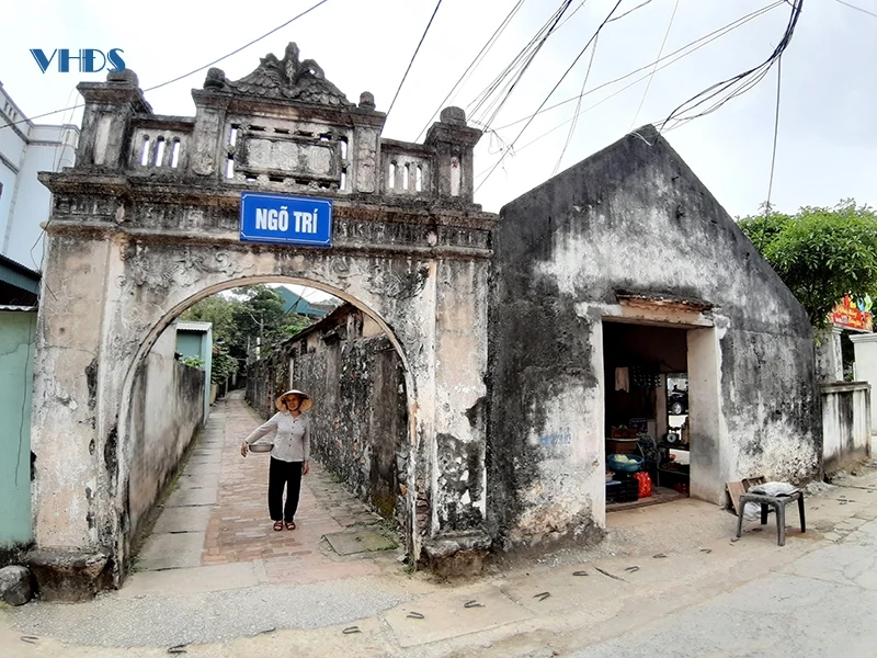 “Lang thang” làng cổ Đông Sơn...