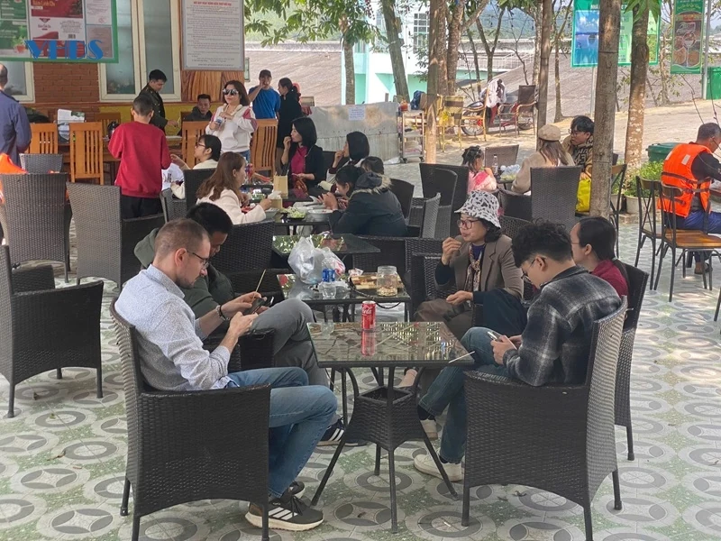 Bến En xanh - một ngày xuân