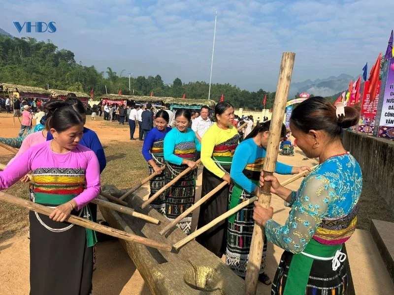 Tục xông nhà của người Thái ở miền Tây xứ Thanh