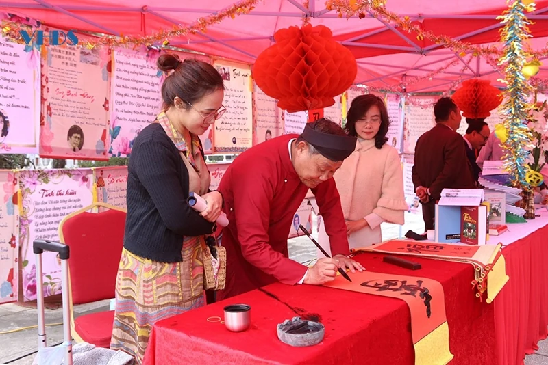 Xin chữ - cho chữ đầu xuân