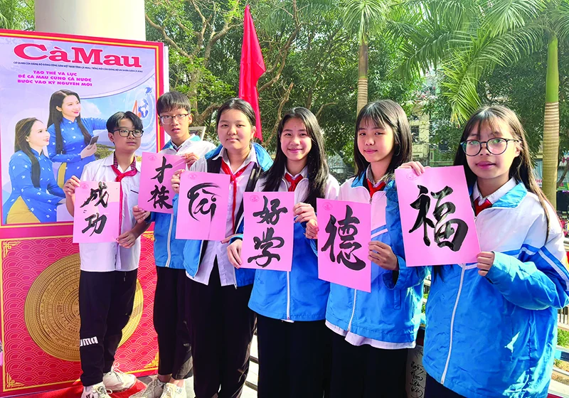 Giữ hồn thư pháp (Bài 1): Ước vọng đầu xuân gửi vào... thư pháp