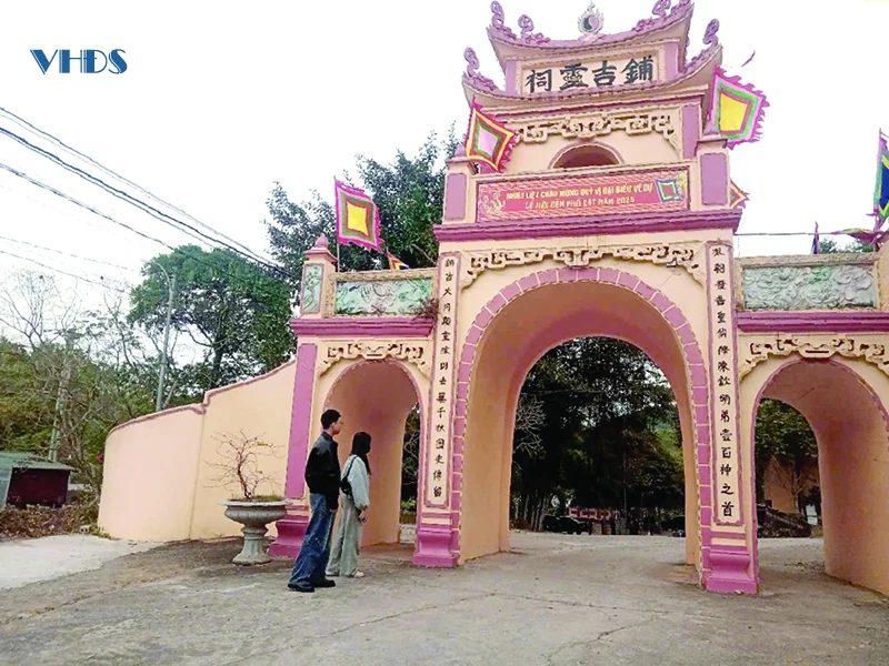 Du xuân lên thăm Phố Cát