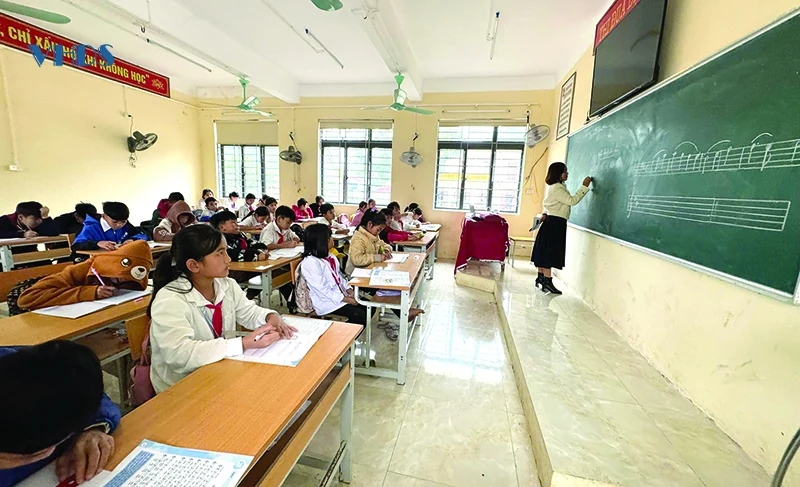 Vui đón học sinh trở lại trường