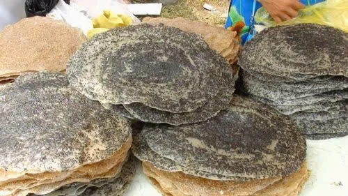 Tháng Hai thì thầm trên đất mẹ