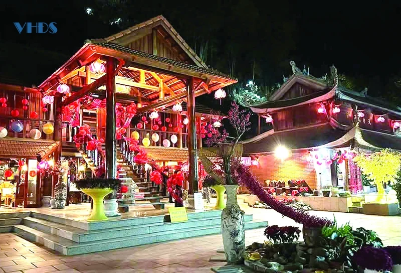 Về đất Mường Ca Da thăm chùa Ông, động Bà