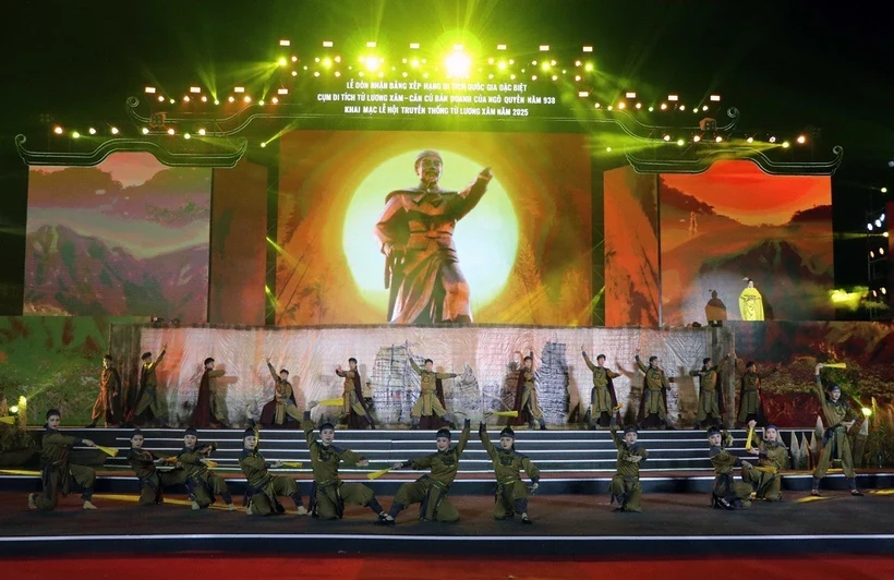 Trao Bằng xếp hạng Di tích Quốc gia Đặc biệt cho Căn cứ bản doanh của Ngô Quyền