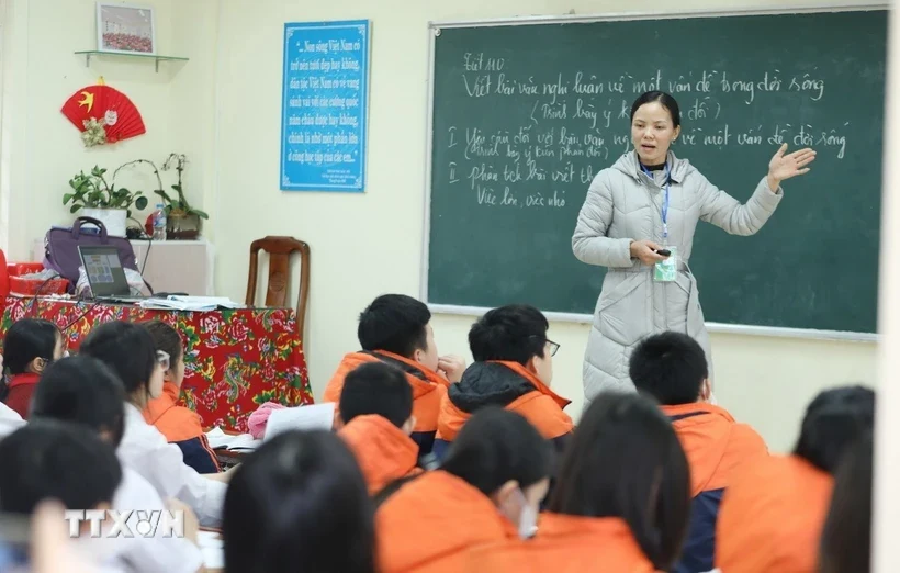 Trường tiểu học, trung học cơ sở công lập sẽ được tuyển giáo viên cao đẳng