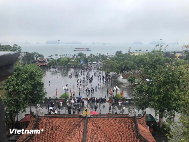 Đền Cửa Ông - Điểm đến tâm linh hơn 700 năm tuổi bên Vịnh Bái Tử Long