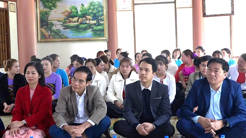 Tập huấn cho các đội văn nghệ phục vụ du lịch cộng đồng ở xã Thạch Lâm