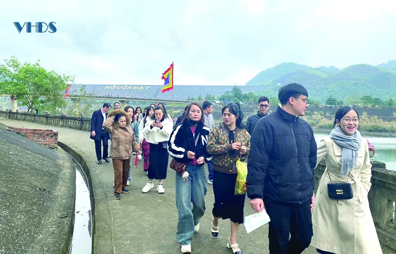 Mùa lễ hội - một hành trình... (Bài 1): Về miền tâm linh